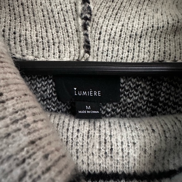 Cozy Grid Pattern Sweater - Picture 2 of 3